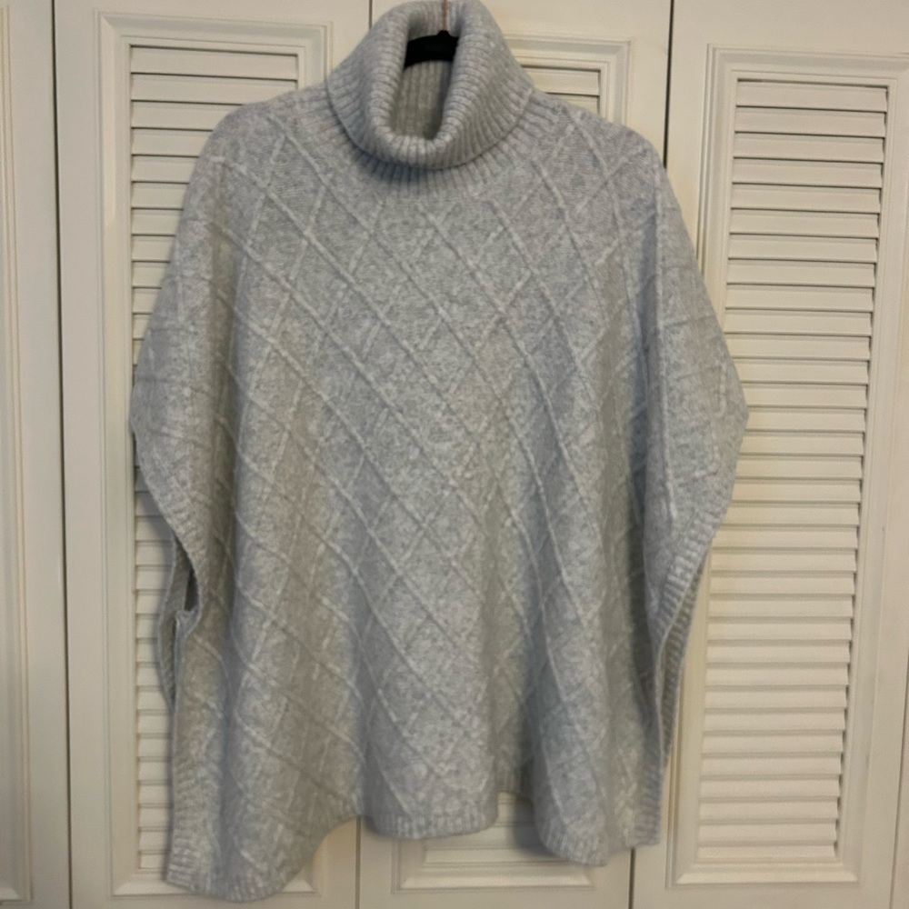 LOFT Light Gray Wool Blend Turtleneck Poncho Sweater Cable Knit Size M/L
